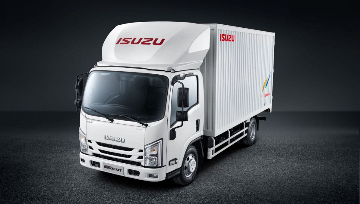 五十铃翼放侧面图